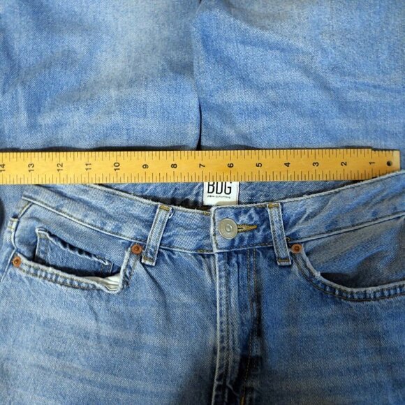 Urban Outfitters BDG Mom High-Rise Distressed Jeans Medium Wash Size 26 (26x29) - Picture 4 of 6